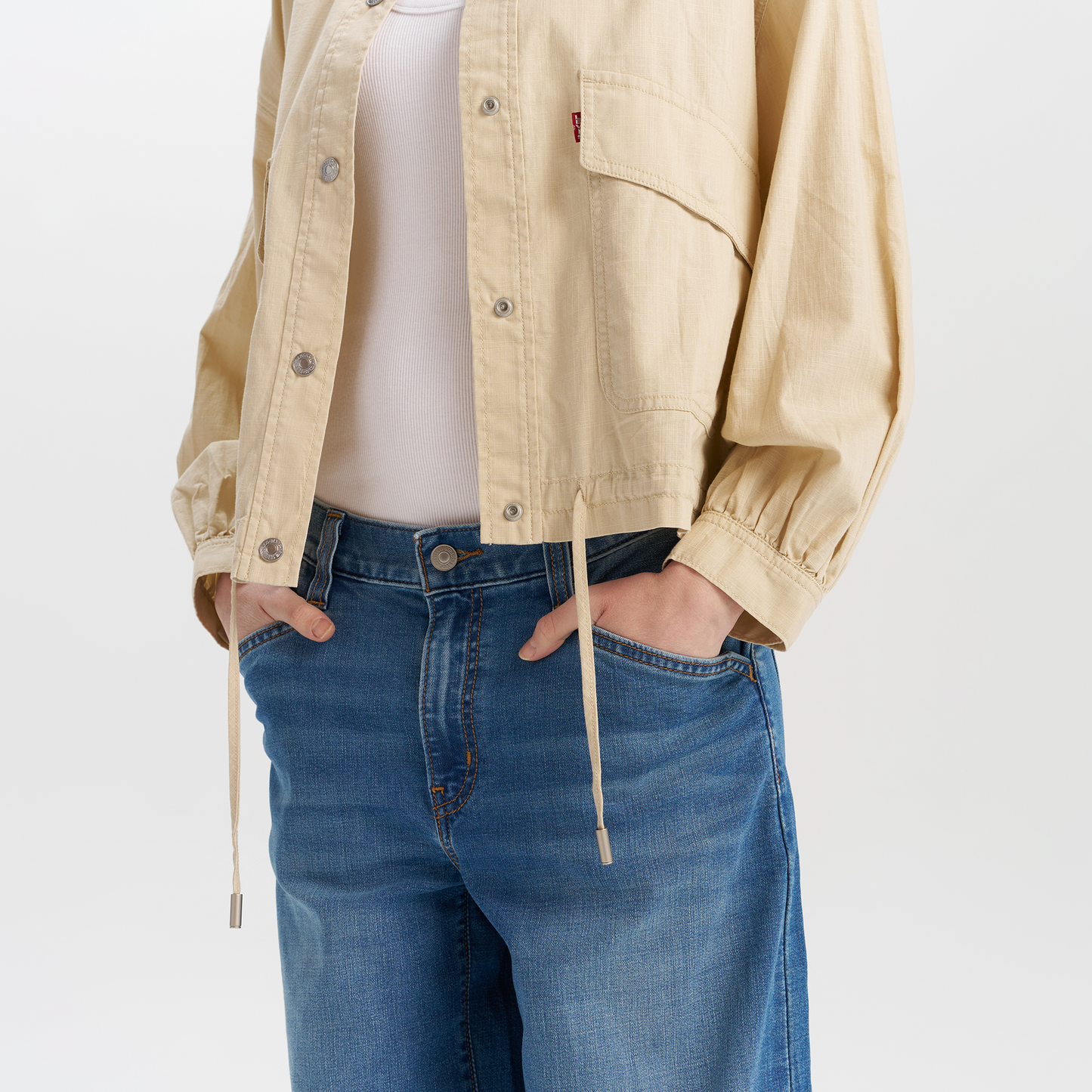 Levi’s® 雙口袋收腰綁帶舒適外套 | 女裝
