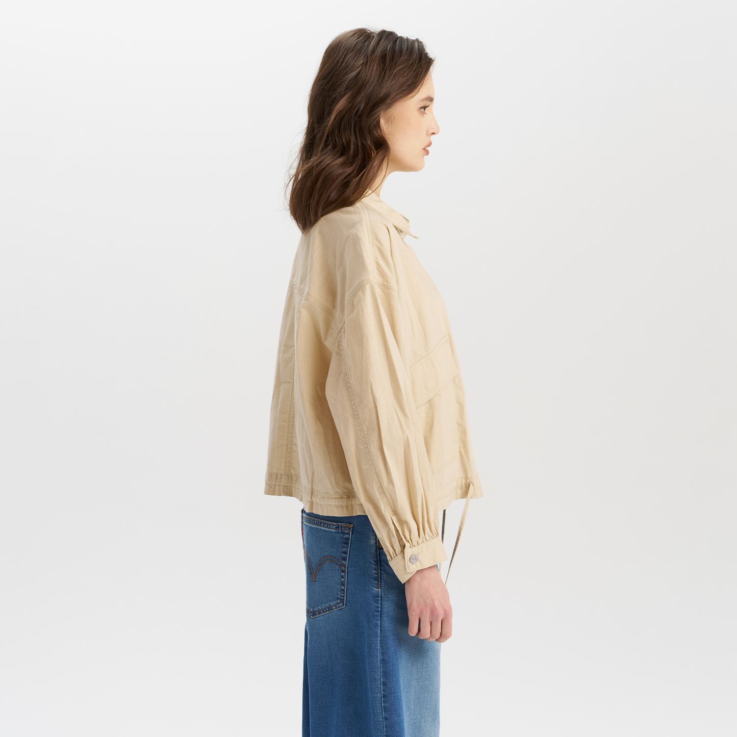 Levi’s® 雙口袋收腰綁帶舒適外套 | 女裝
