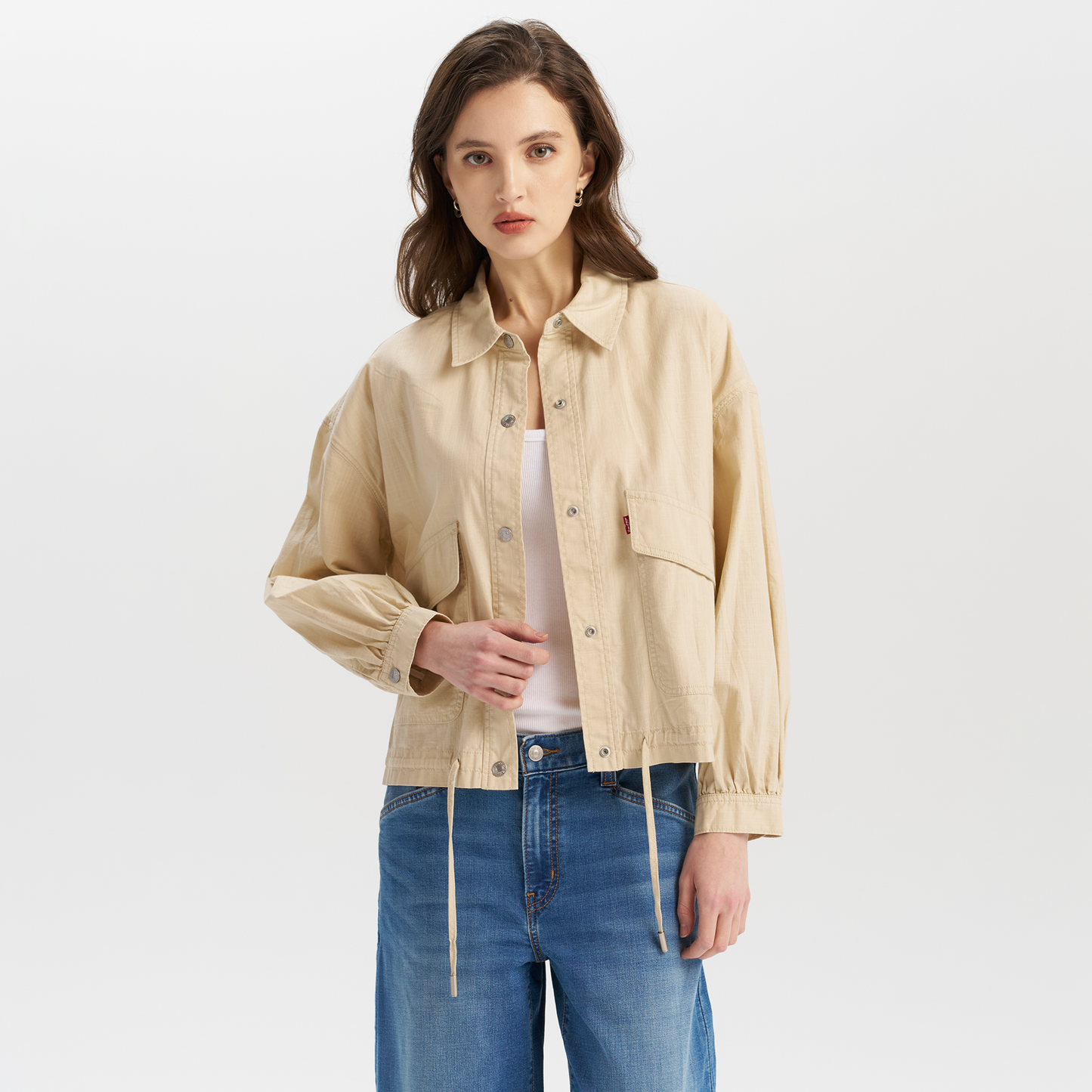 Levi’s® 雙口袋收腰綁帶舒適外套 | 女裝