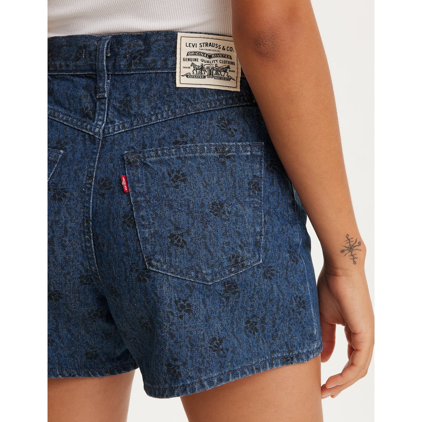 Levi's®WellThread® 復古高腰牛仔短褲 | 女裝