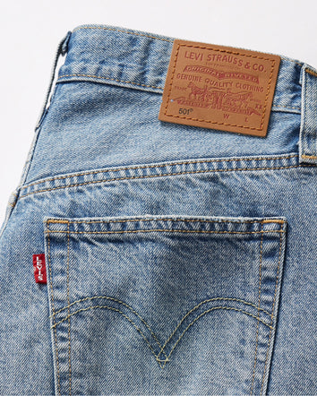 levi's® women's 501® mid-thigh shorts A9296000124- Light Indigo - Worn In  – Levi's Hong Kong