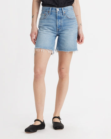 levi's® women's 501® mid-thigh shorts A9296000124- Light Indigo - Worn In  – Levi's Hong Kong