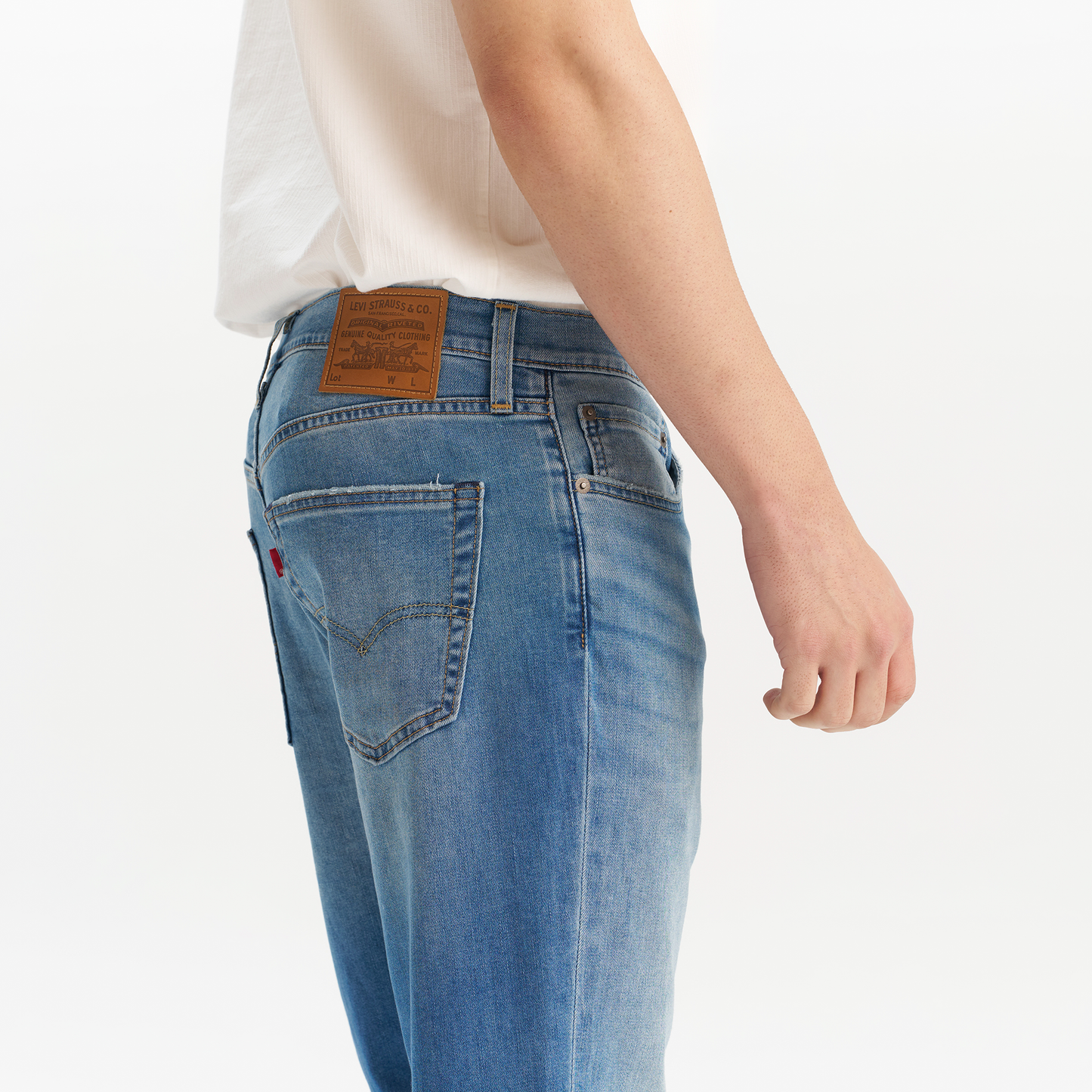 Levi’s® Men's 541™ Performance Cool Taper Jeans