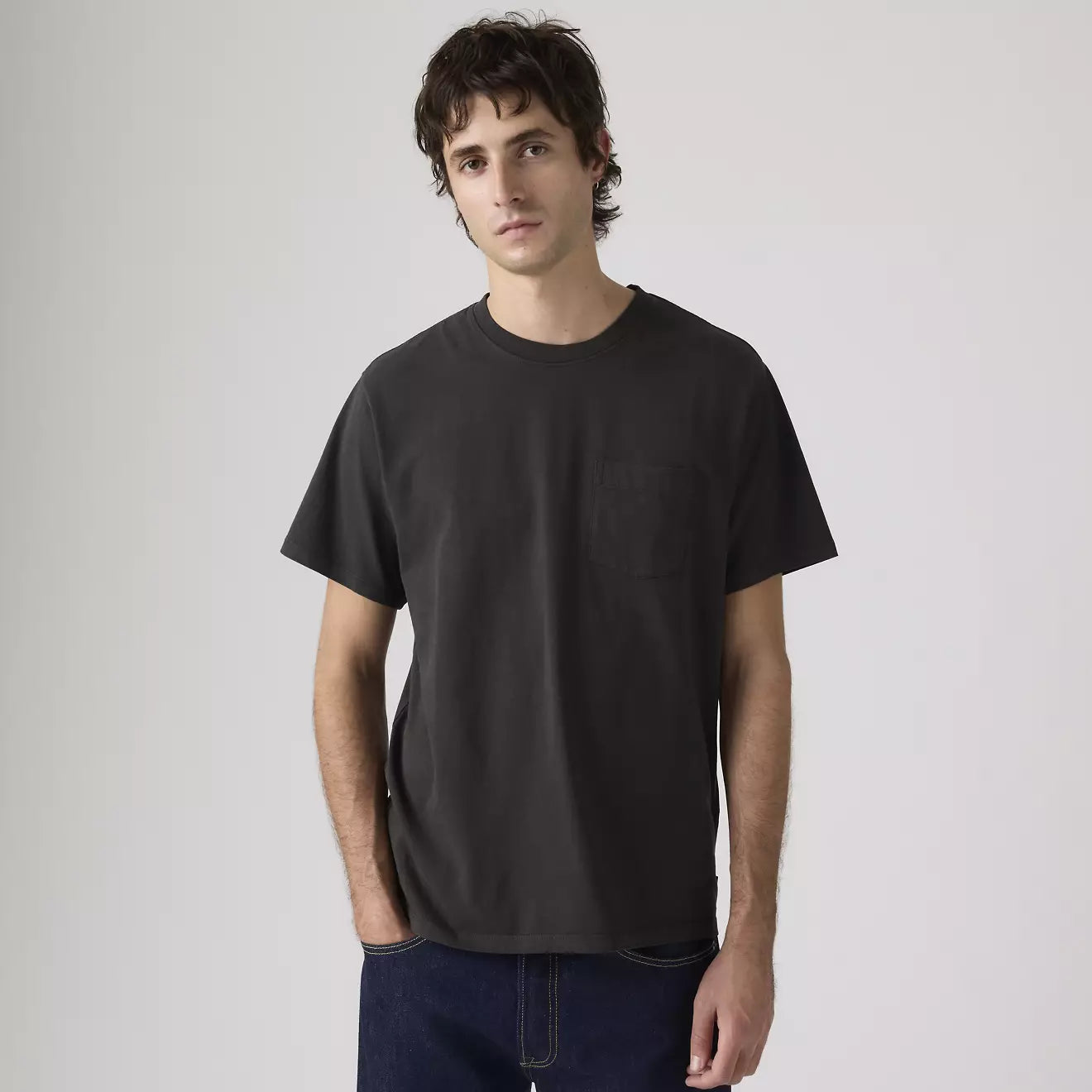 Levi's® Men's Essential Pocket Tee - Black | Levi's HK | Levi's