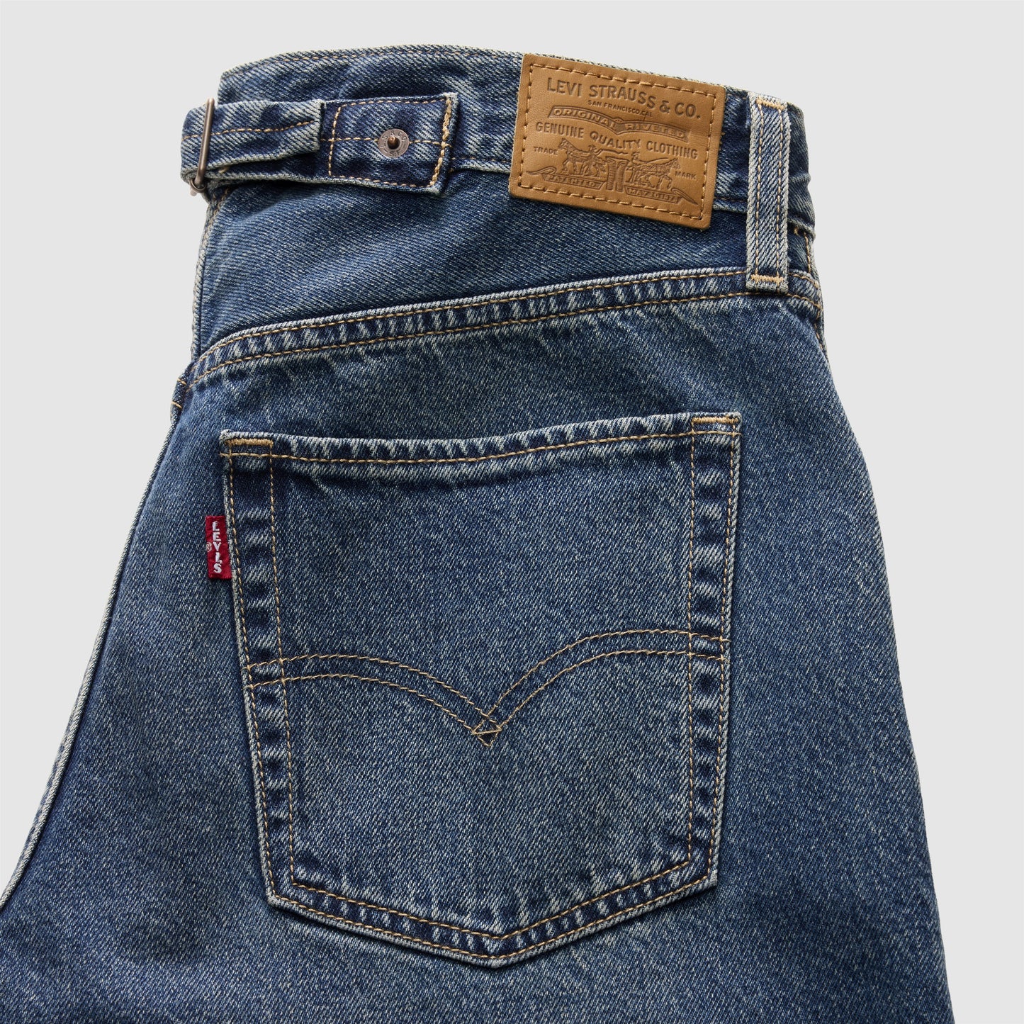 ROSÉ's Style Levi's® Women's Loose Taper Jeans