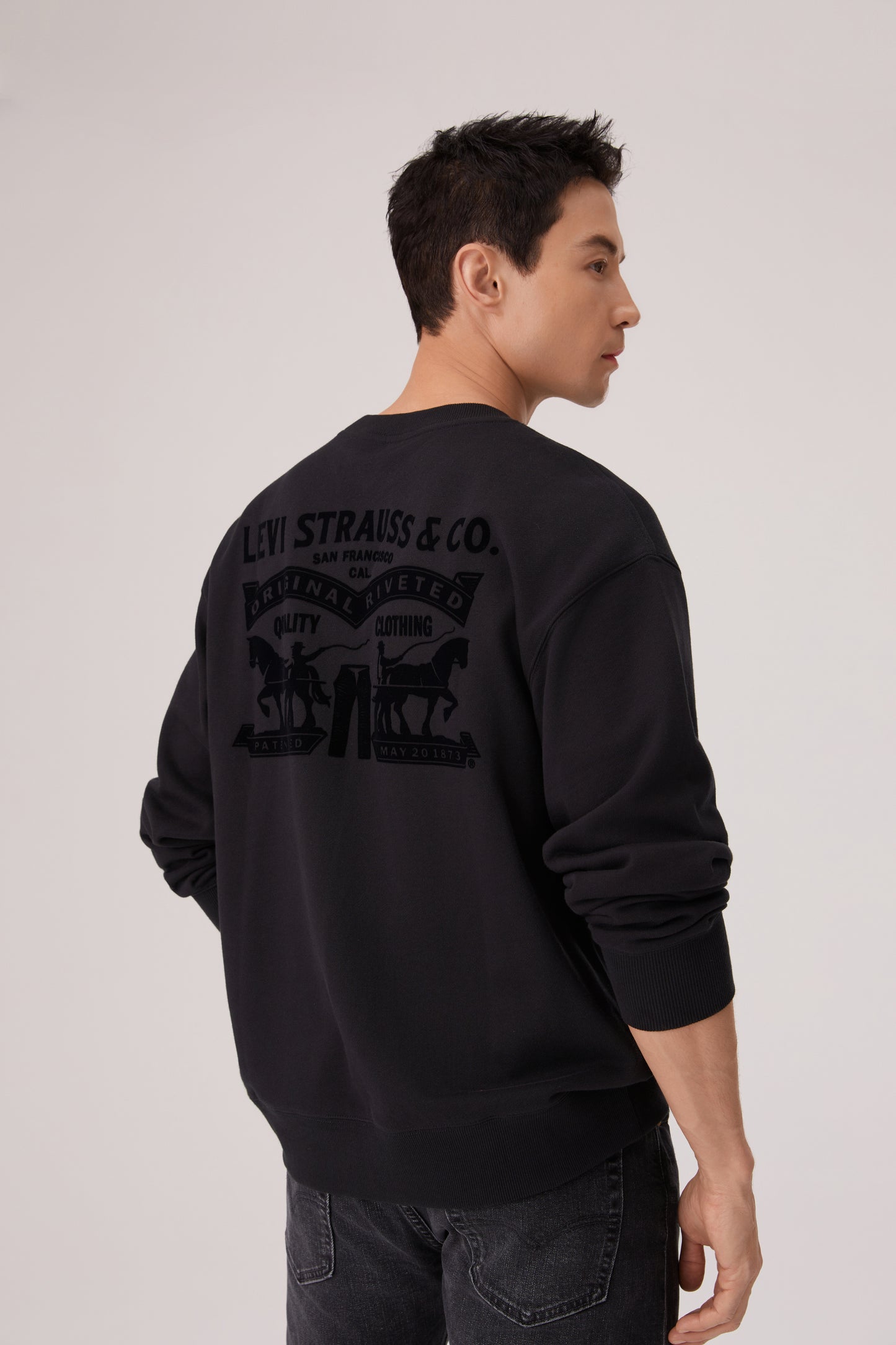 Levi's® 2026 新年限定寬鬆衛衣 | 男裝