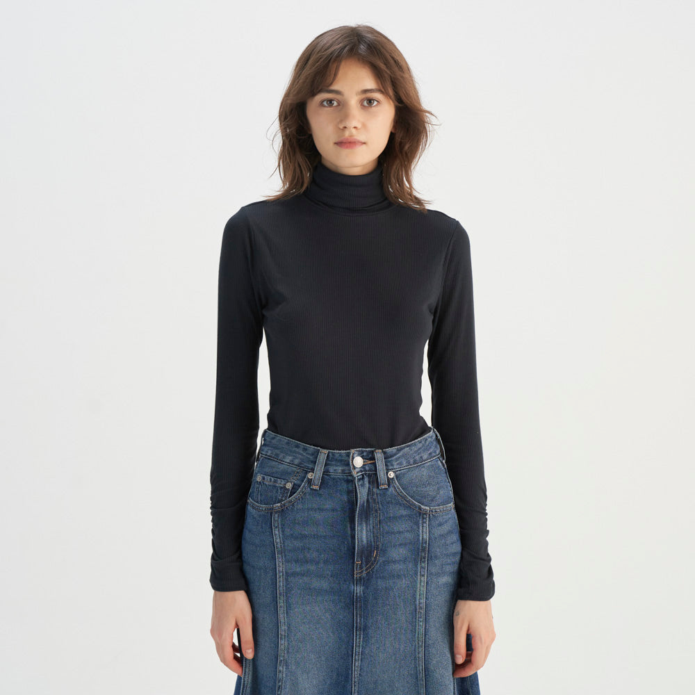 levi's® 黑色長袖高領上衣 | 女裝 001XT0000XS- Black – Levi's 香港