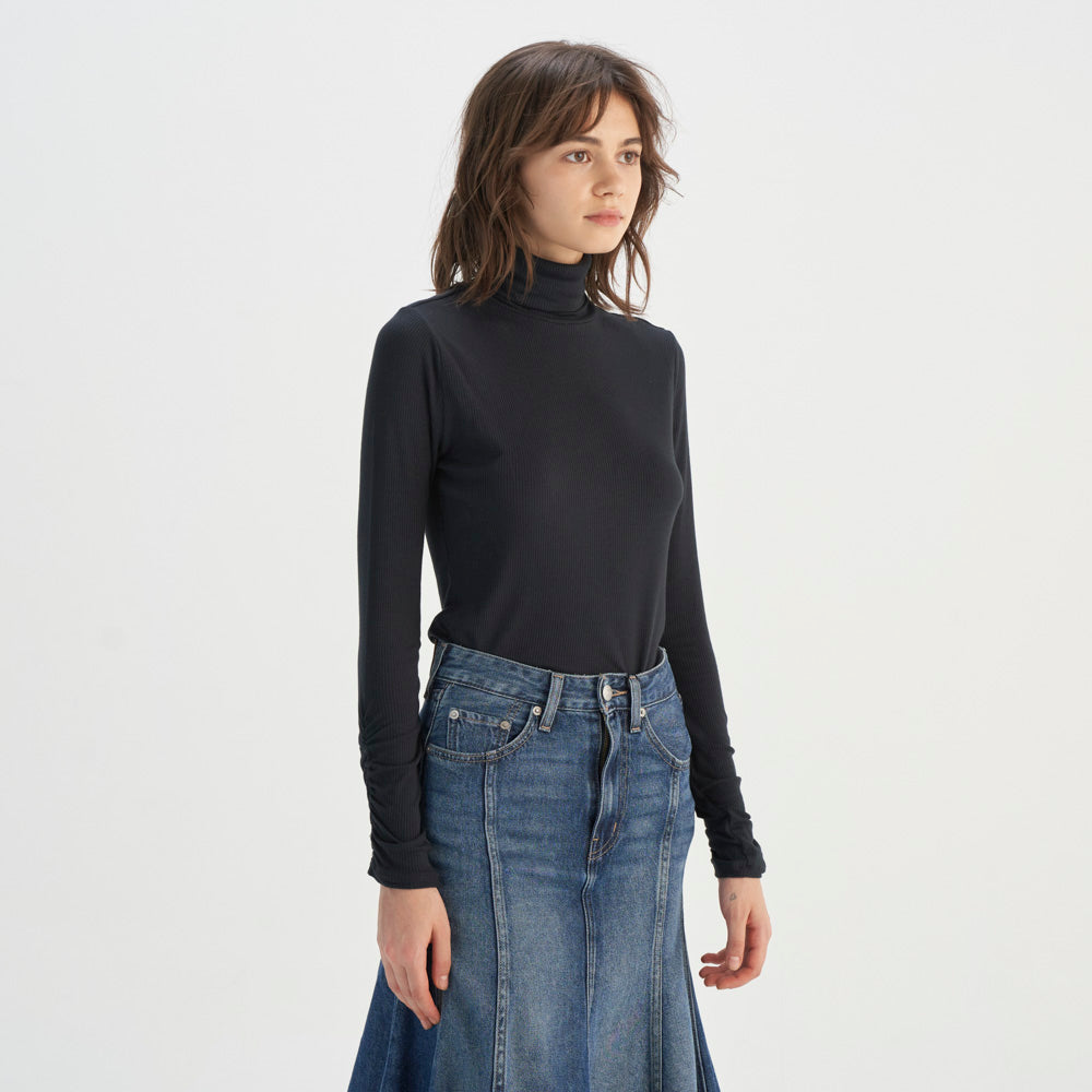 levi's® 黑色長袖高領上衣 | 女裝 001XT0000XS- Black – Levi's 香港