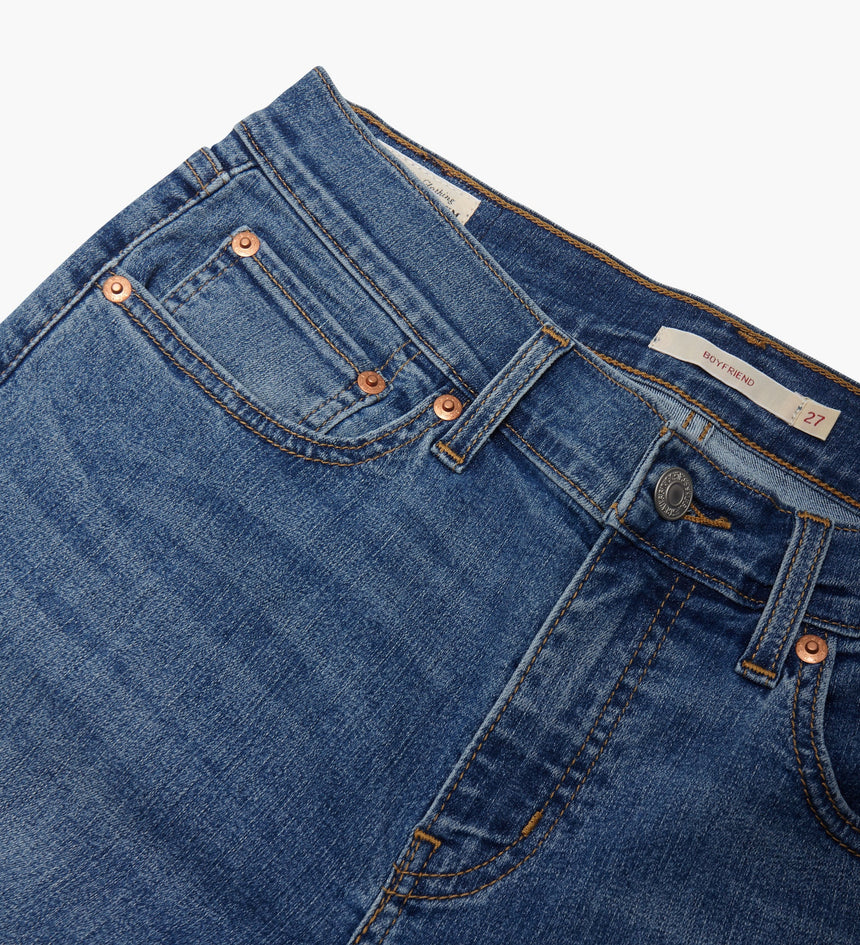 levi's® women's mid-rise boyfriend jeans 1988702522327 Chase The Sun Cool – Levi's Hong Kong