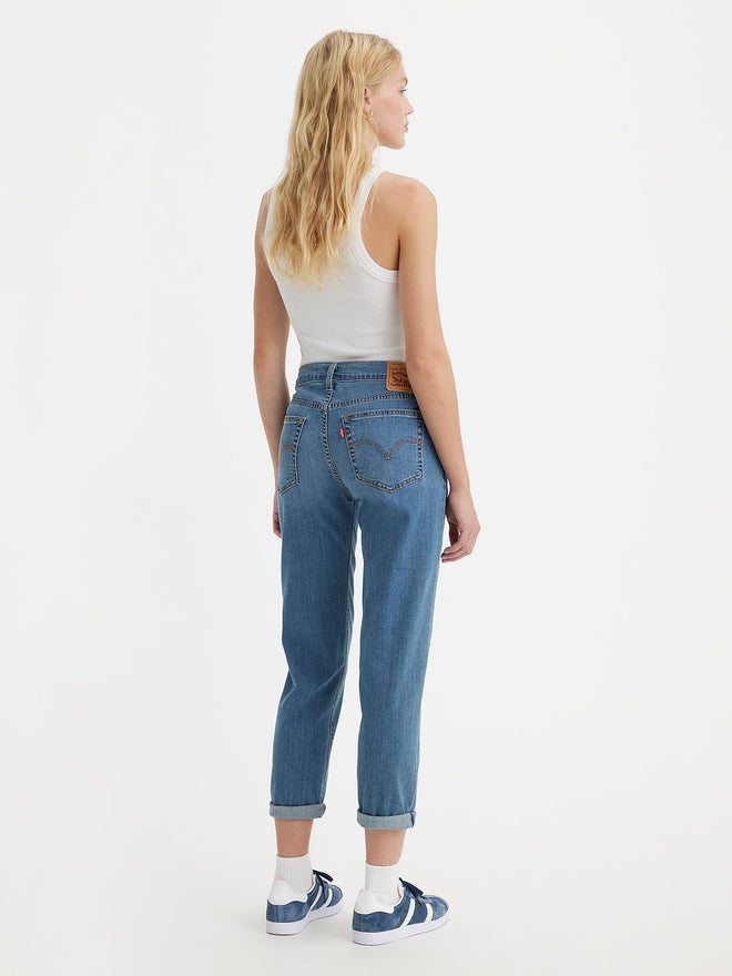 levi's® women's mid-rise boyfriend jeans 1988703022427 Medium Indigo Worn In  – Levi's Hong Kong