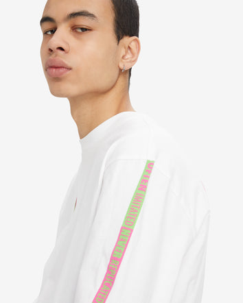 levi's® men's graphic long-sleeve authentic t-shirt A61450001S- Seasonal Exp Logo White+ - White  – Levi's Hong Kong