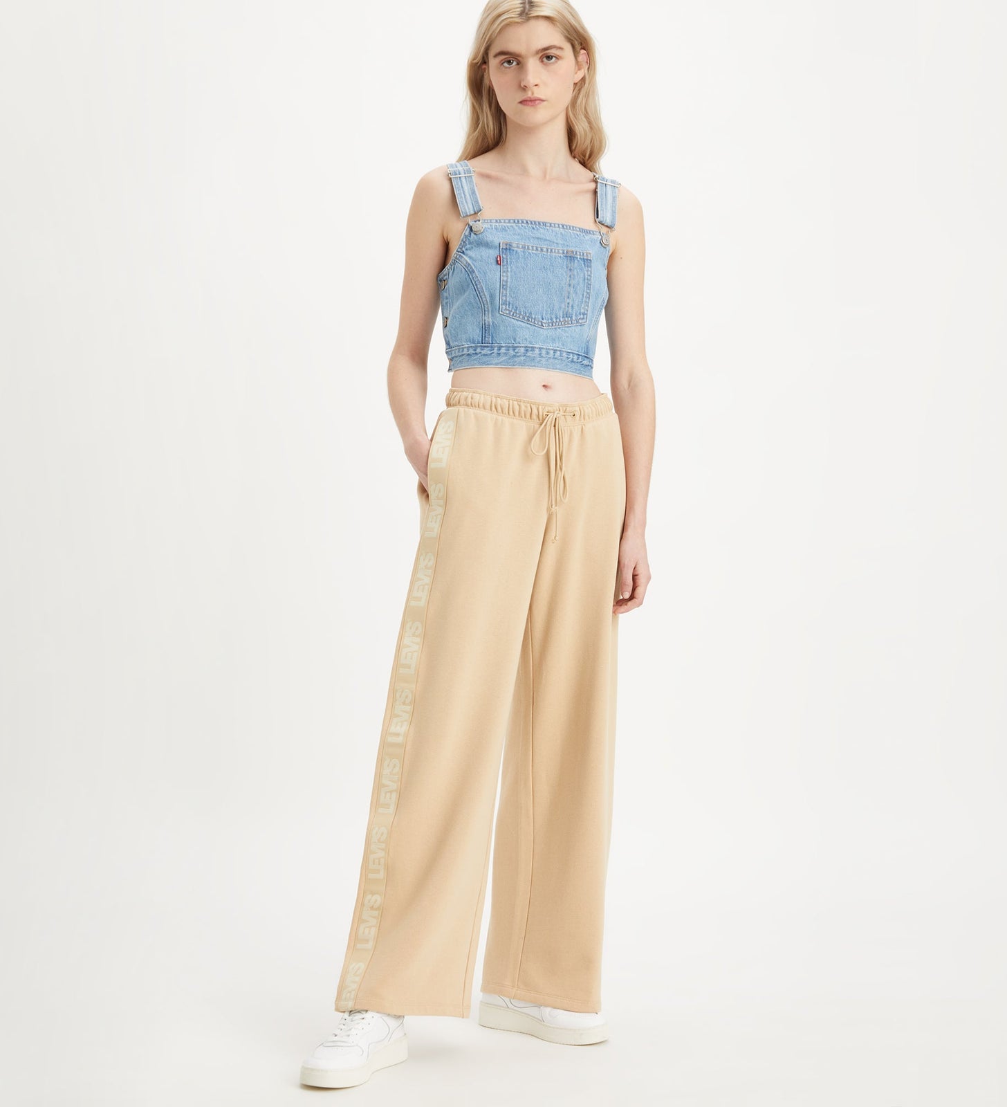 levi's® 寬鬆運動褲 | 女裝 A60760002S- Pant Minimal Sport Logo Taping Warm Sand - Neutral – Levi's 香港