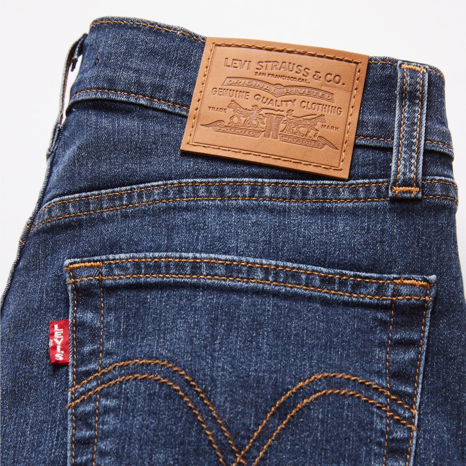 levi's® women's high-rise boyfriend jeans 8587301302427 Cool I Am In Paradise - Dark Indigo - Worn In – Levi's Hong Kong