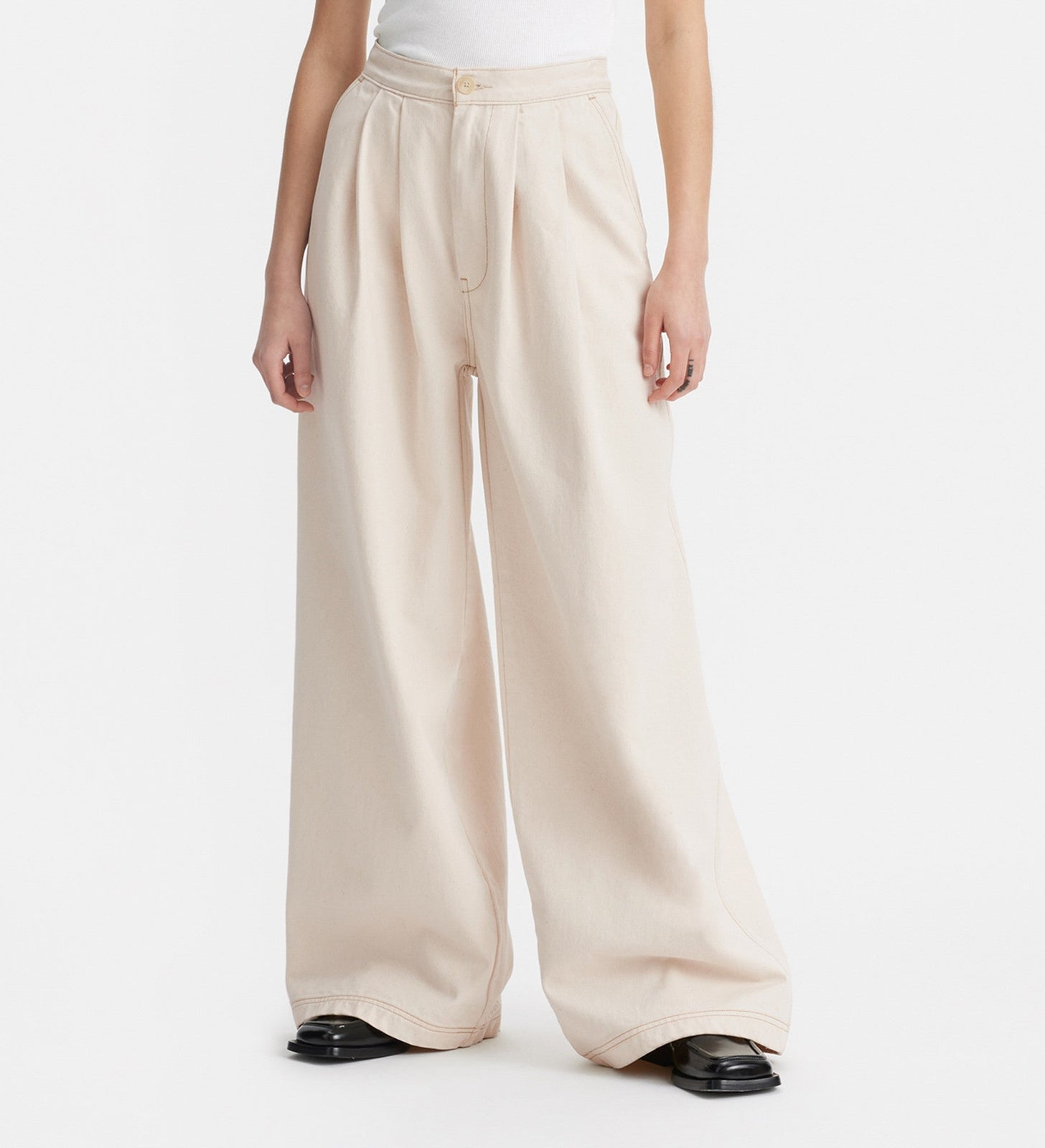 levi’s® 日本布料牛仔褶皺長褲| 女裝 000P400002630 Moj Soft Ecru – Levi's 香港