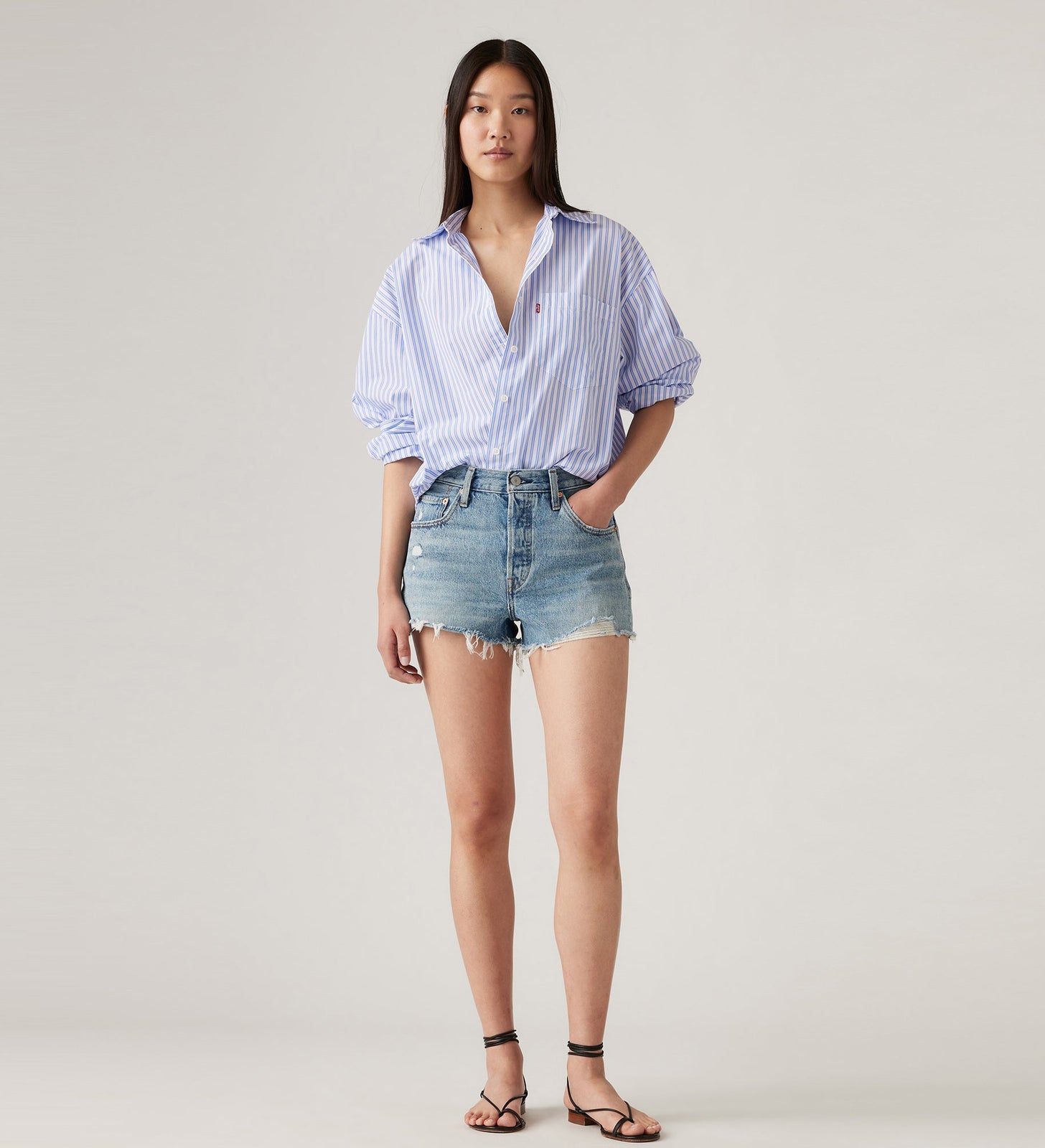 levi's® 女士 501® 原創高腰牛仔短褲 56327039023- Vague Finish – Levi's 香港