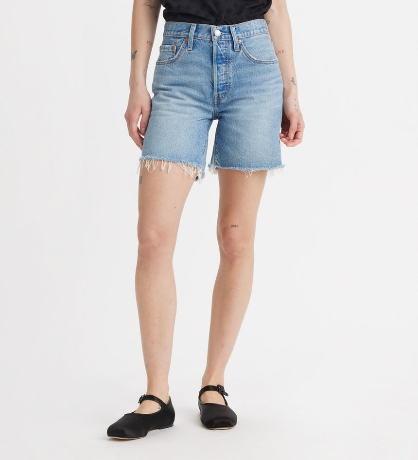 levi's® women's 501® mid-thigh shorts A9296000124- Light Indigo - Worn In – Levi's Hong Kong