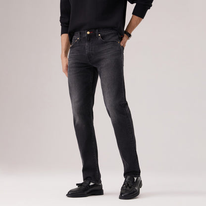 Levi's® 502™ 標準窄腳牛仔褲 | 男裝