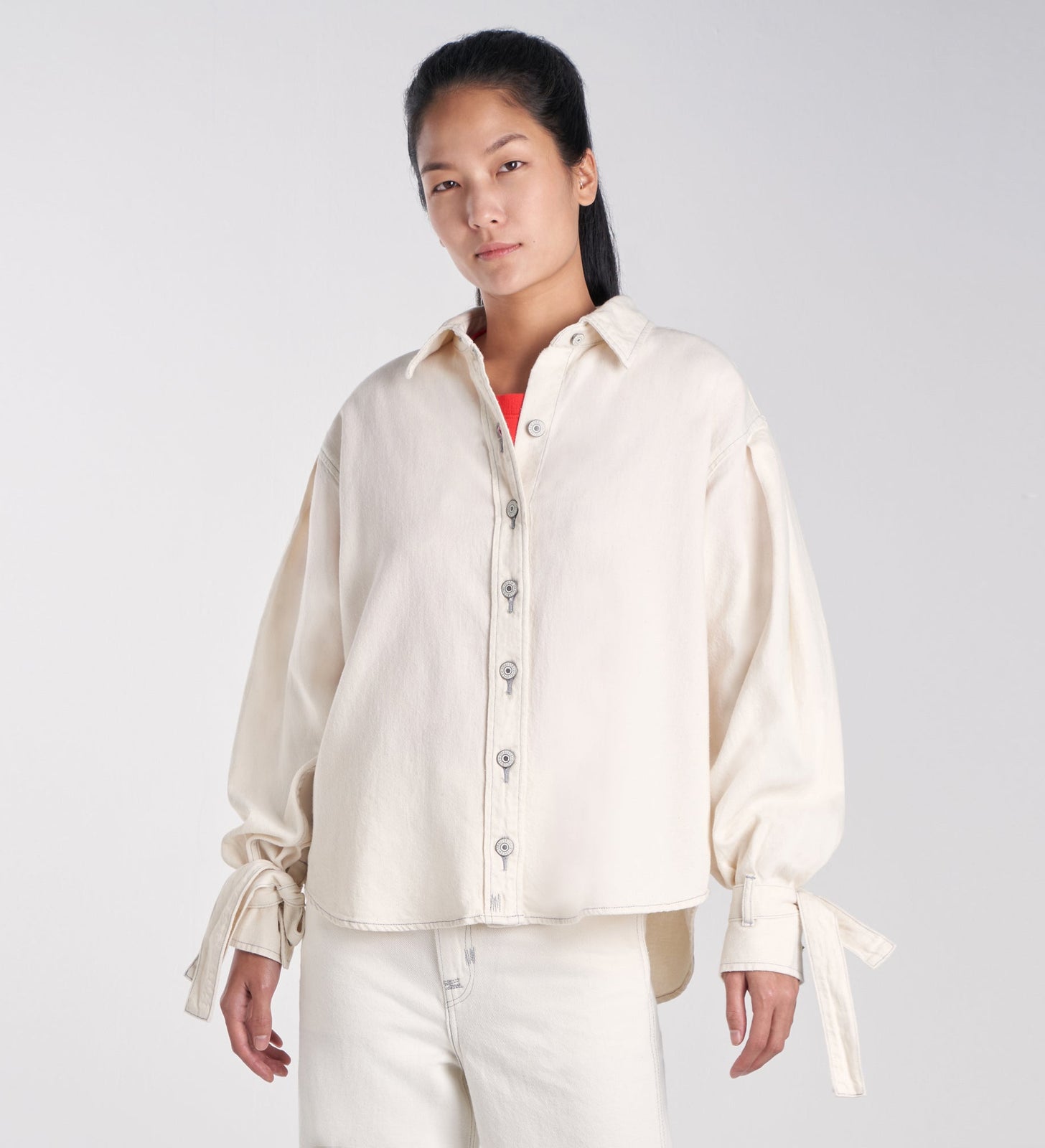 levis red 工裝手稿風復刻再造 女款 牛仔襯衫外套  / oversize寬鬆版型 / 豆腐白 / 寒麻纖維 | 女裝 A01560000M- Morning Shift 2 – Levi's 香港