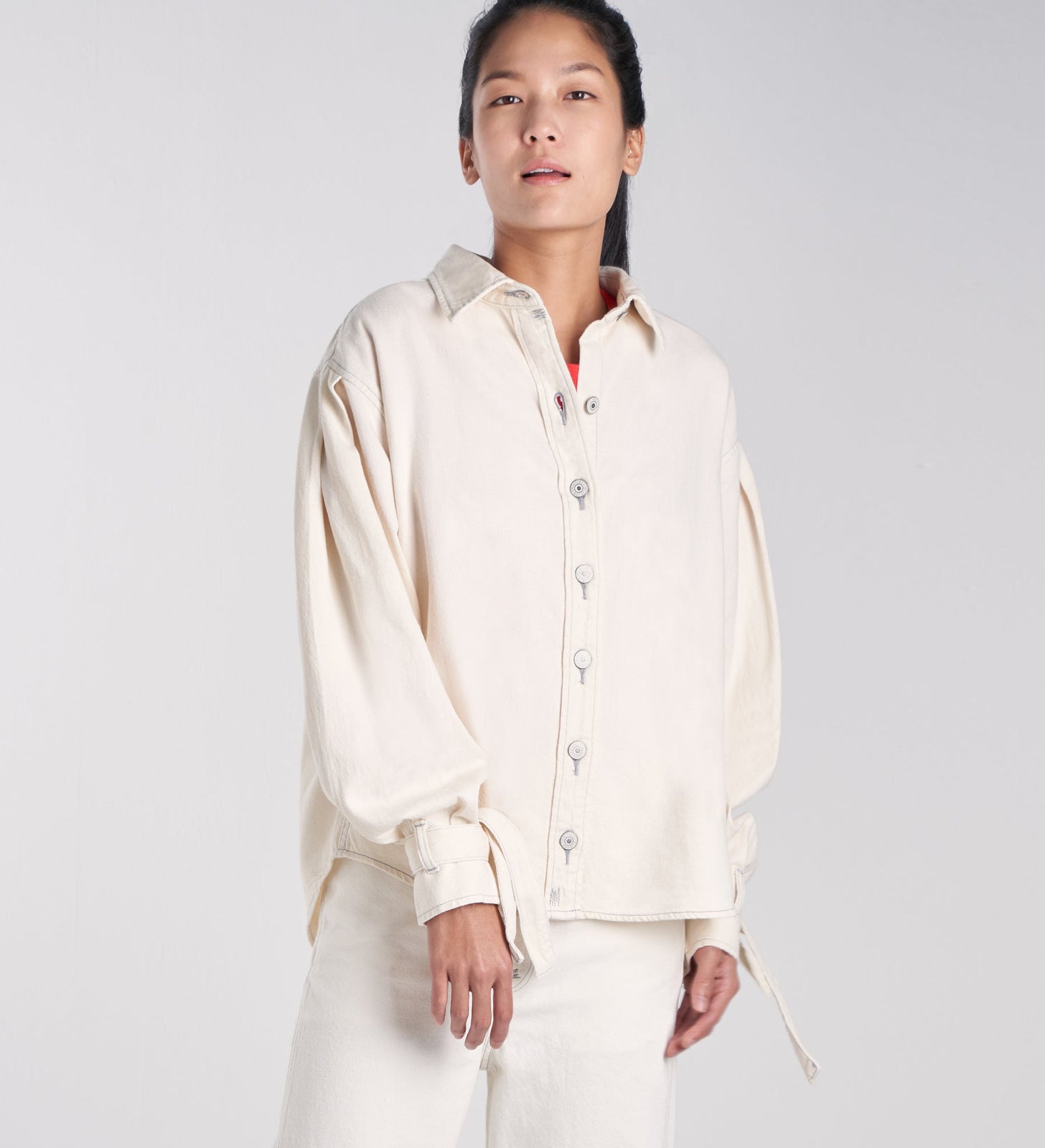 levis red 工裝手稿風復刻再造 女款 牛仔襯衫外套  / oversize寬鬆版型 / 豆腐白 / 寒麻纖維 | 女裝 A01560000M- Morning Shift 2 – Levi's 香港