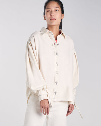 levis red 工裝手稿風復刻再造 女款 牛仔襯衫外套  / oversize寬鬆版型 / 豆腐白 / 寒麻纖維 | 女裝 A01560000S- Morning Shift 2  – Levi's 香港