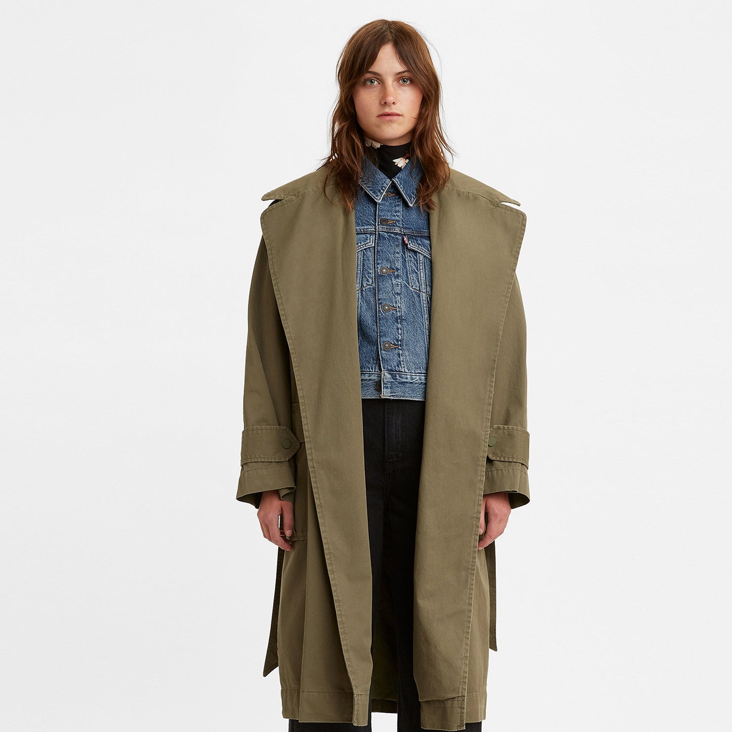 Levi's®軍裝翻領風衣外套 | 女裝