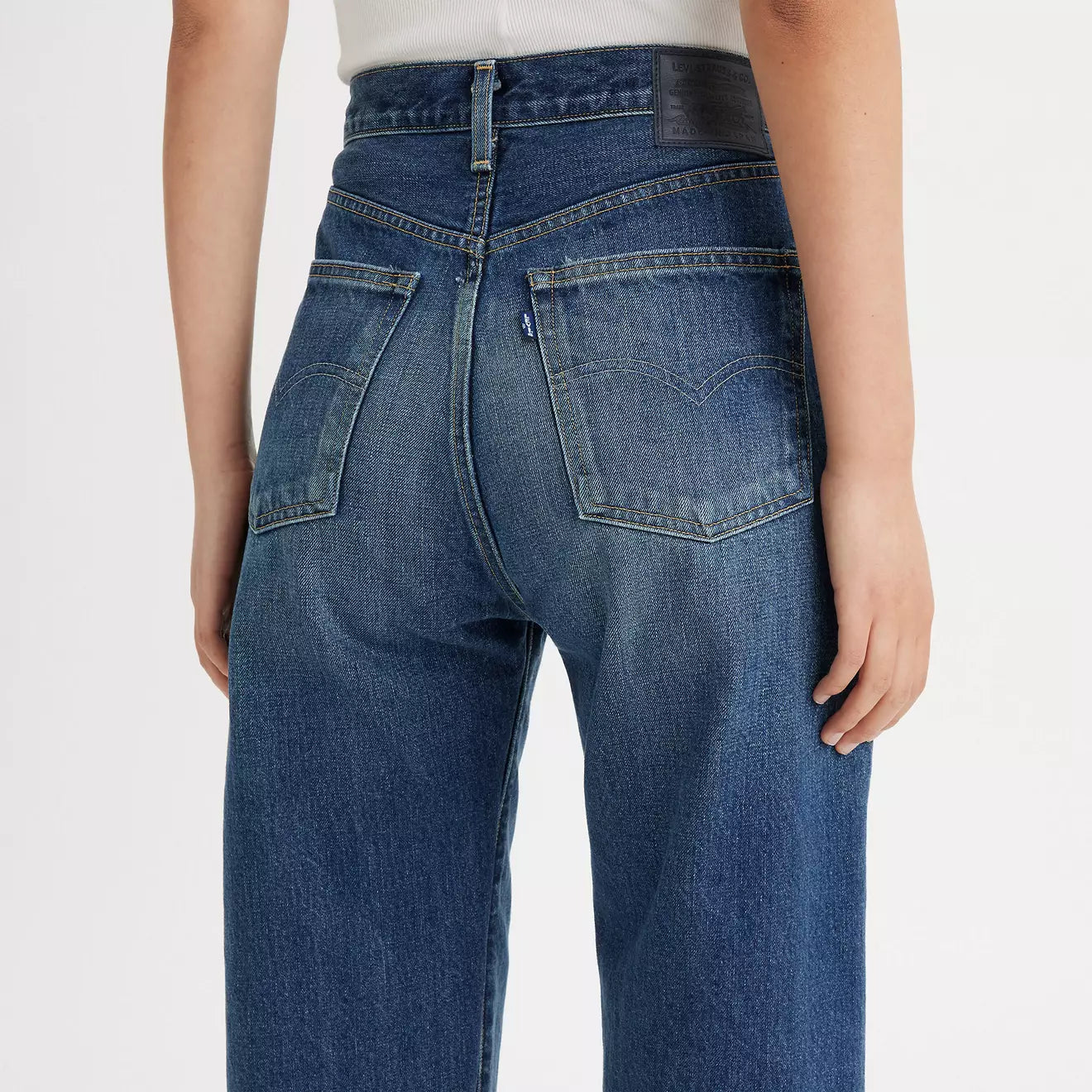 levi's® women's made in japan barrel jeans A5889000124- Medium Indigo – Levi's Hong Kong