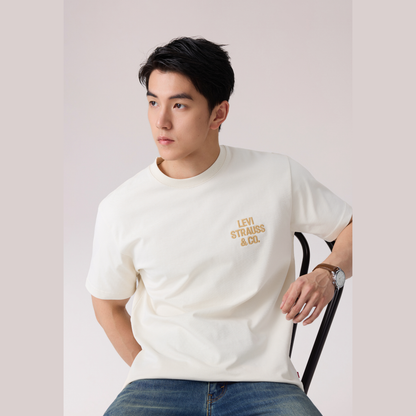 Levi's® Chest Logo Relax Fit Tee
