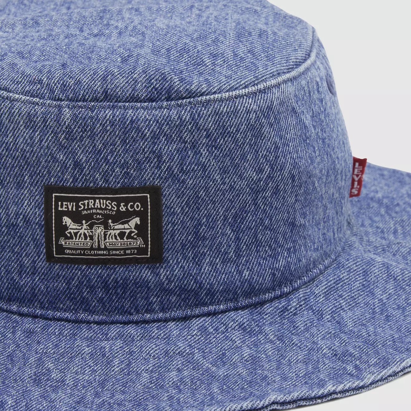levi's® men's bay drawstring bucket hat 005CP0002S- Medium Indigo – Levi's Hong Kong
