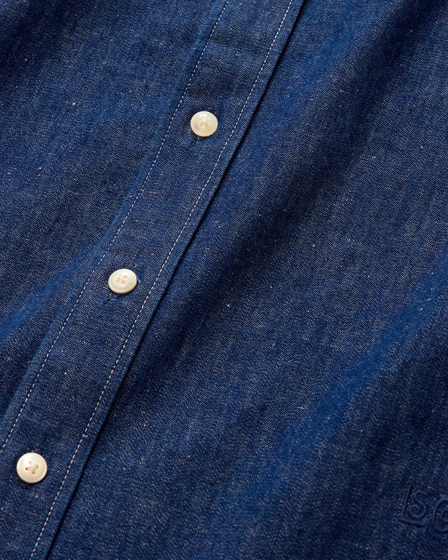 Levi's® Blue Tab™ Relaxed 牛仔鈕扣襯衫 | 男裝