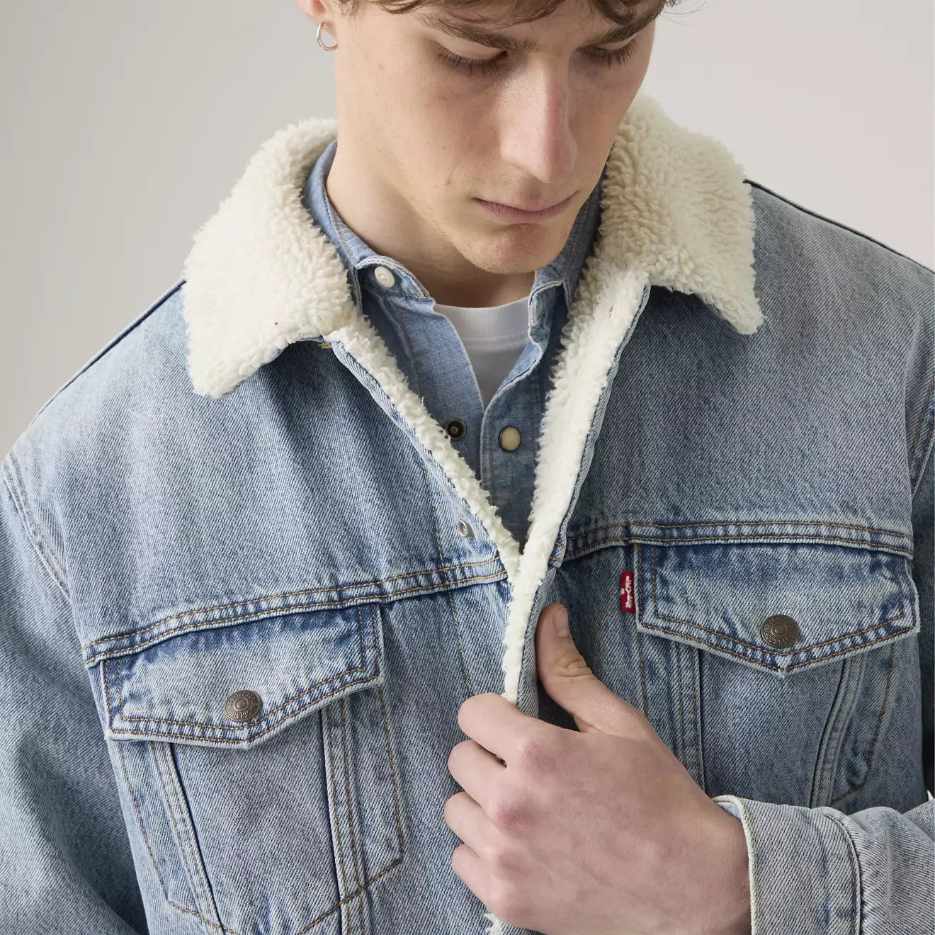 levi's® relaxed sherpa trucker 寬鬆羊毛外套 | 男裝   A57840026XS- Light Indigo – Levi's 香港