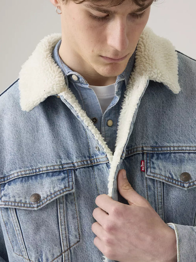 levi's® relaxed sherpa trucker 寬鬆羊毛外套 | 男裝   A57840026XS- Light Indigo  – Levi's 香港