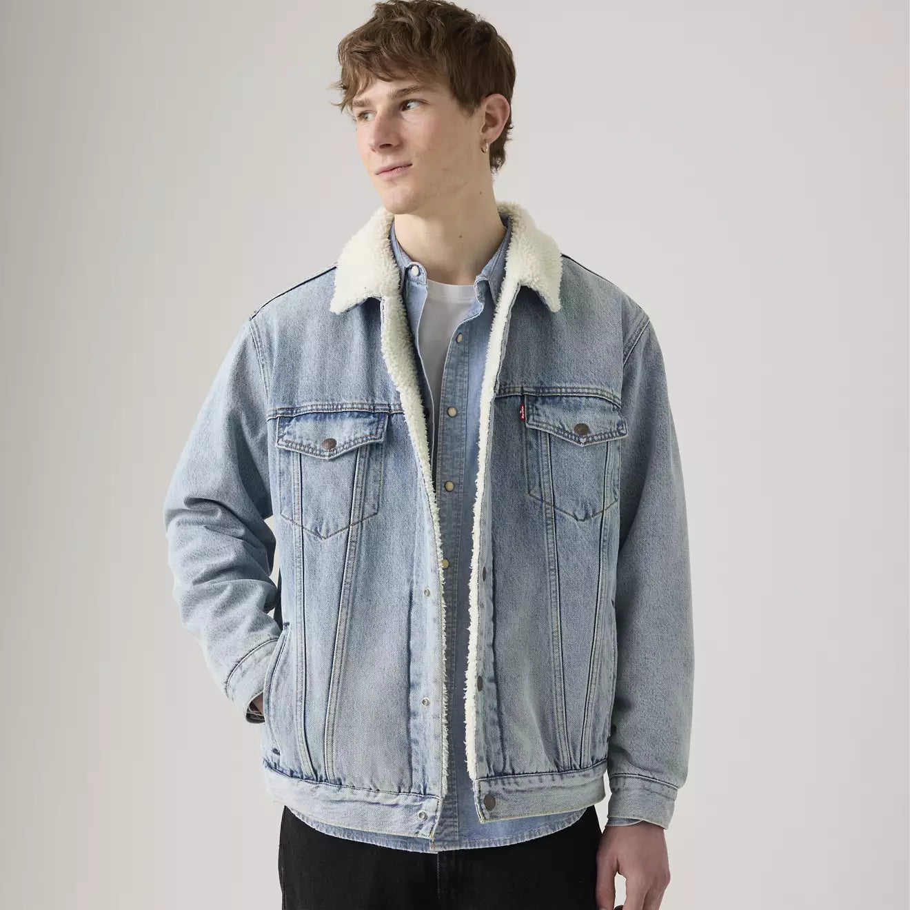 levi's® relaxed sherpa trucker 寬鬆羊毛外套 | 男裝   A57840026XS- Light Indigo – Levi's 香港