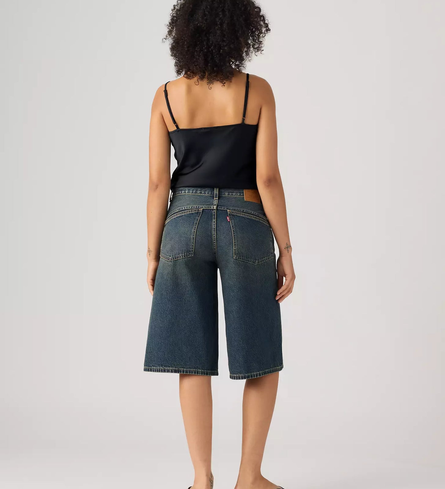 levi's® super baggy 超寬鬆牛仔短褲 | 女裝 005DT001725- Medium Indigo – Levi's 香港