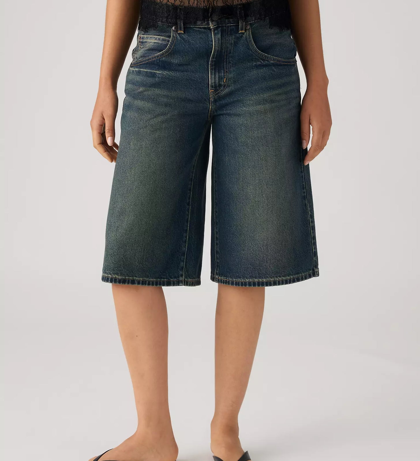 levi's® super baggy 超寬鬆牛仔短褲 | 女裝 005DT001725- Medium Indigo – Levi's 香港