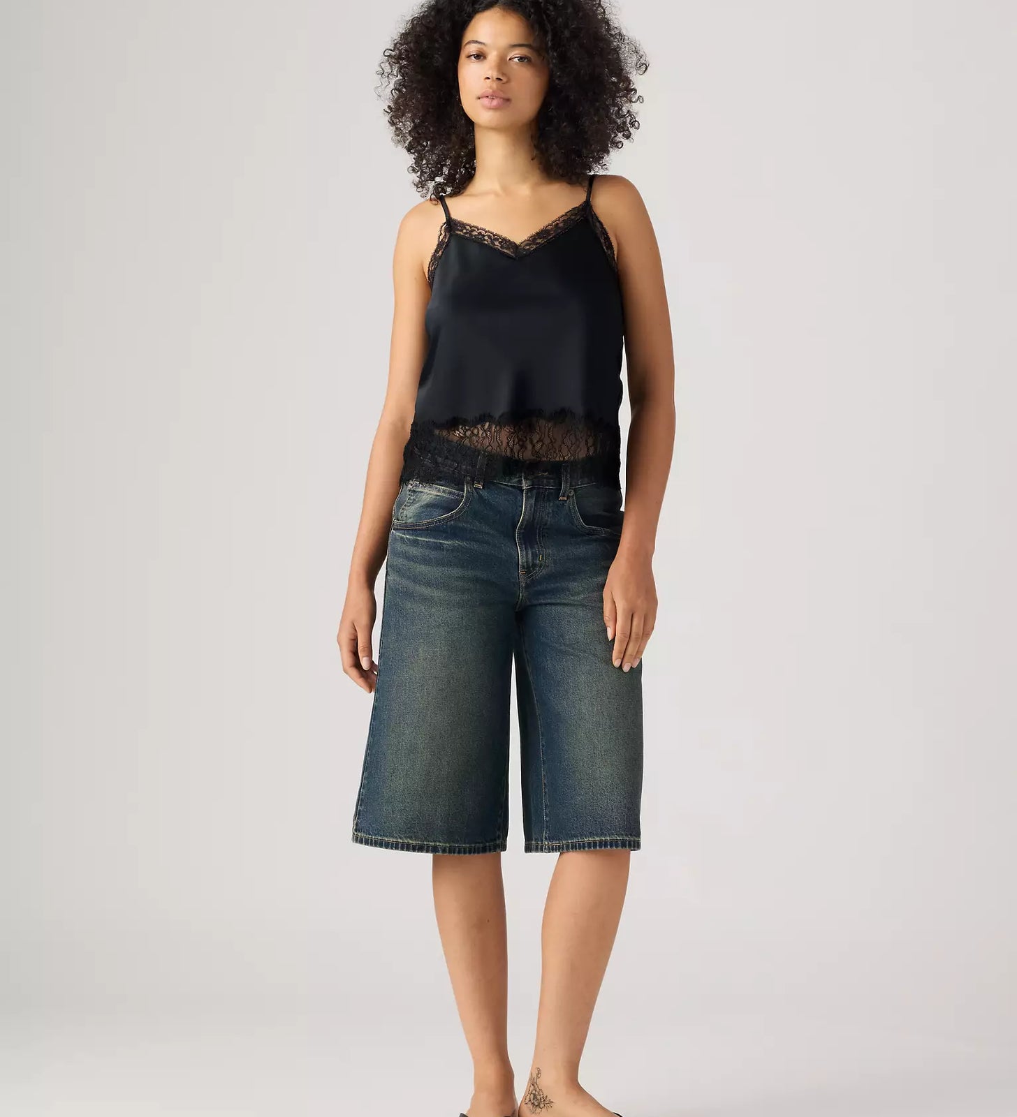 levi's® super baggy 超寬鬆牛仔短褲 | 女裝 005DT001725- Medium Indigo – Levi's 香港