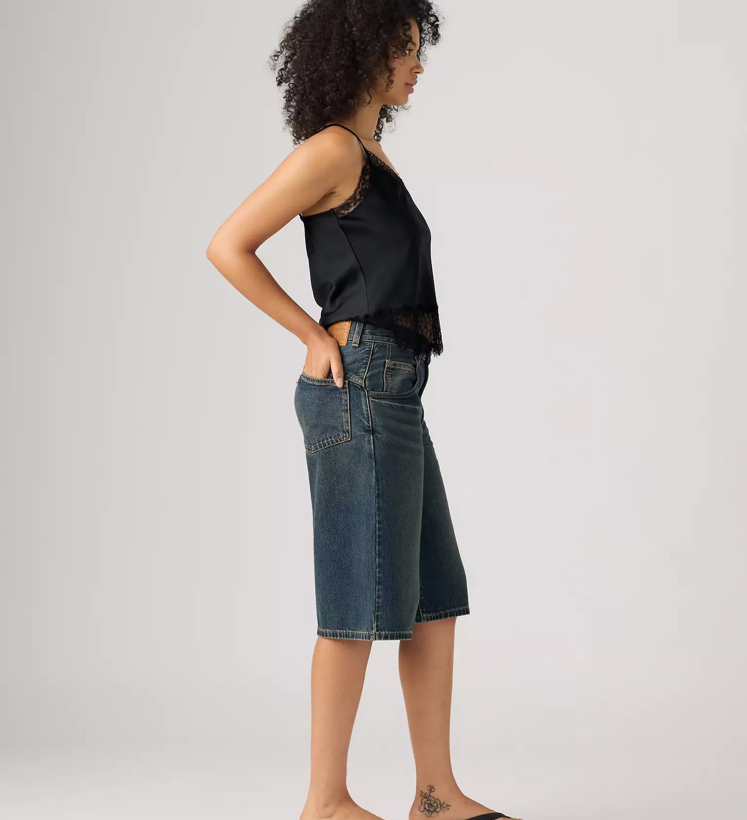 levi's® super baggy 超寬鬆牛仔短褲 | 女裝 005DT001725- Medium Indigo – Levi's 香港