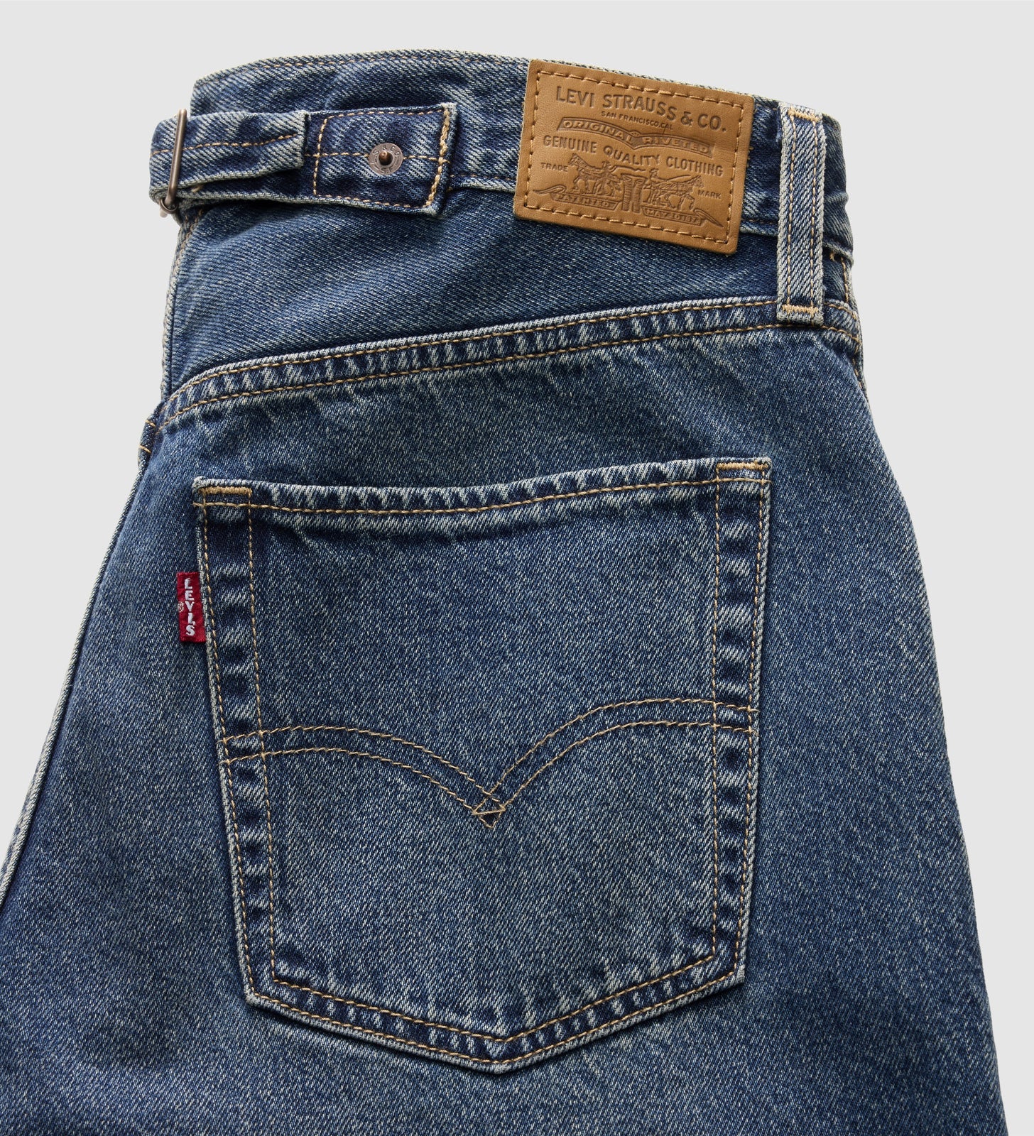 rosé's style levi's® women's loose taper jeans 0083N00492431 Medium Indigo – Levi's Hong Kong