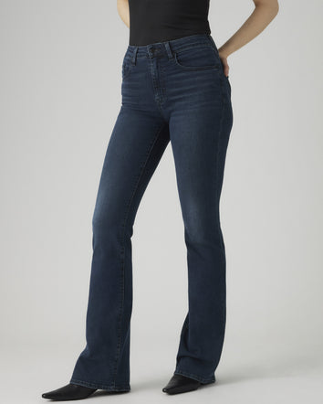 levi's® 726 高腰喇叭牛仔褲 | 女裝 A341001202530 Medium Indigo  – Levi's 香港