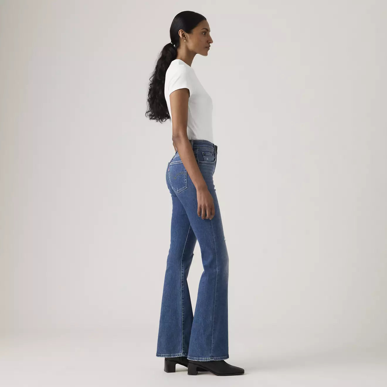 levi's® 726™ 高腰喇叭牛仔褲 | 女裝 A341001632530 Medium Indigo – Levi's 香港
