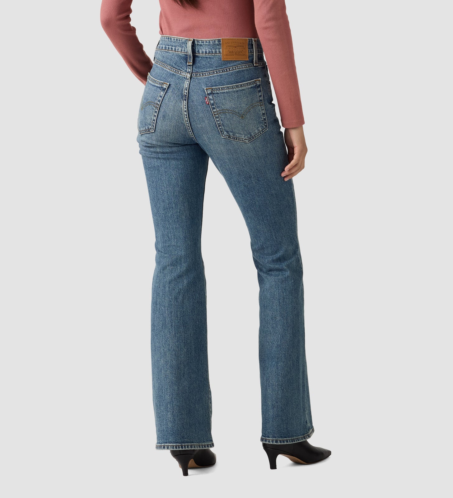 levi's® 726 high-rise flare 高腰喇叭牛仔褲 | 女裝   A341001682528 Medium Indigo – Levi's 香港