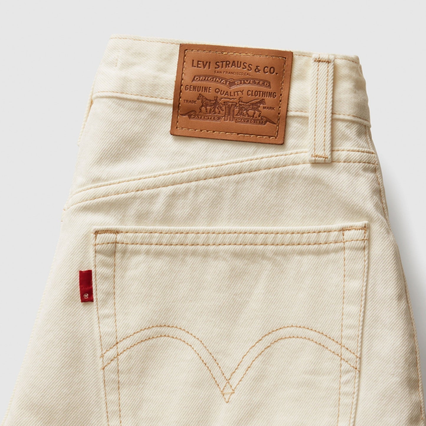 Levi's® 高腰 BAGGY 寬鬆短褲|女裝