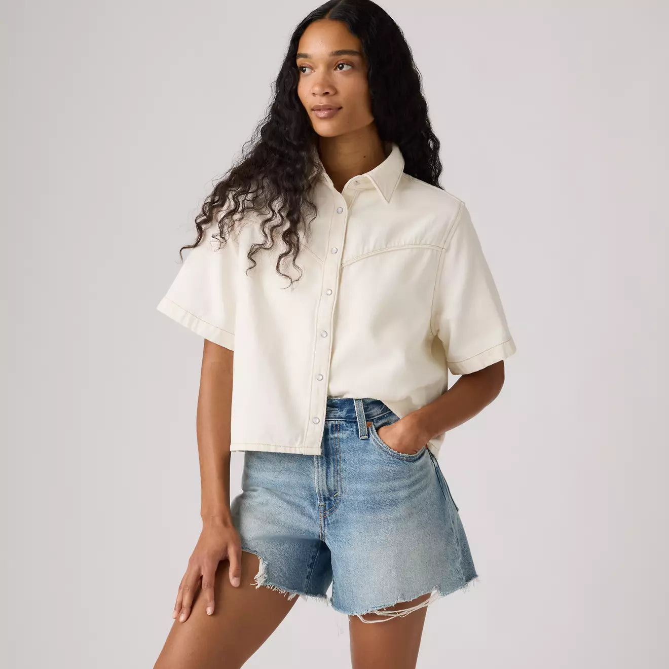  levi's® logan 短袖牛仔襯衫 | 女裝   005CR0001M- White – Levi's 香港