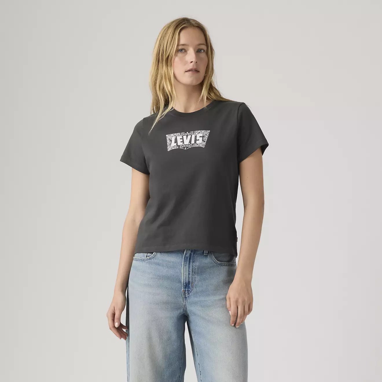 levi's® women's graphic favorite tee 005GV0030XS- Black – Levi's Hong Kong
