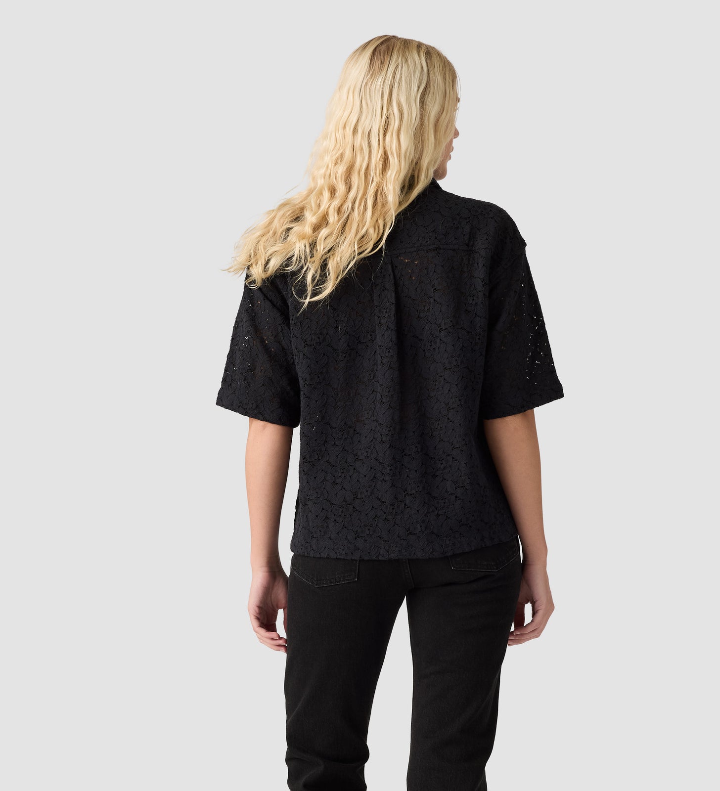 levi's® women's harlie short-sleeve lace shirt 007XJ0005XS- Black – Levi's Hong Kong