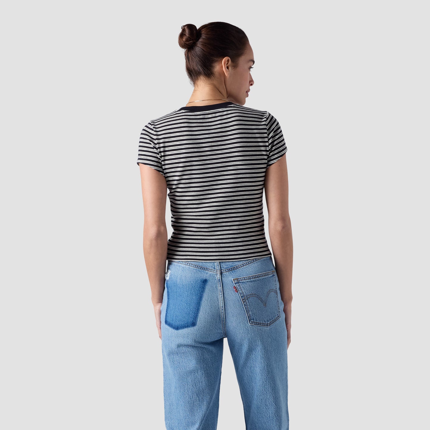ROSÉ朴彩英同款 Levi's® Essential Baby T 恤 | 女裝