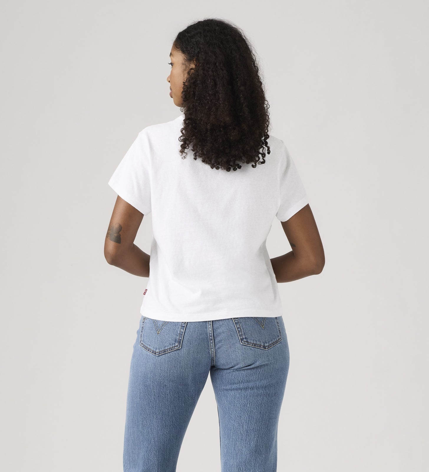 levi's® women's graphic classic tee A22260140L- White – Levi's Hong Kong