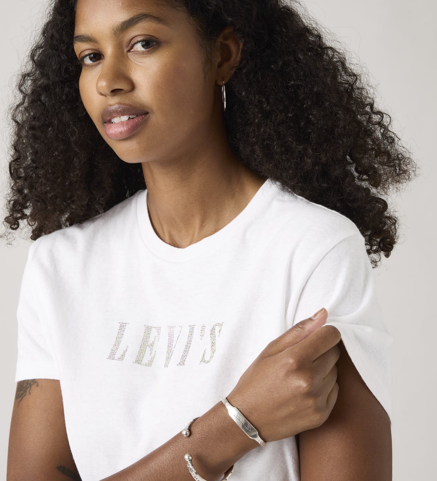 levi's® women's graphic classic tee A22260140L- White – Levi's Hong Kong