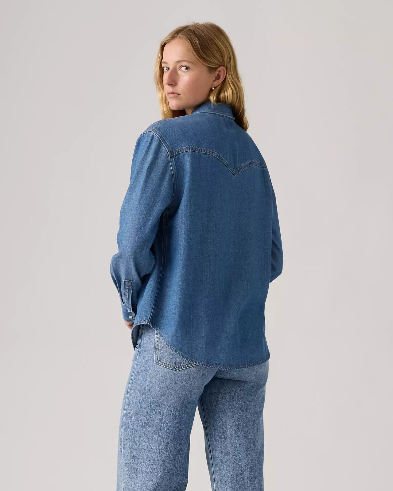 levi's® teodora 西部襯衫 |女裝 A72440075XS- Med Indigo - Worn In – Levi's 香港