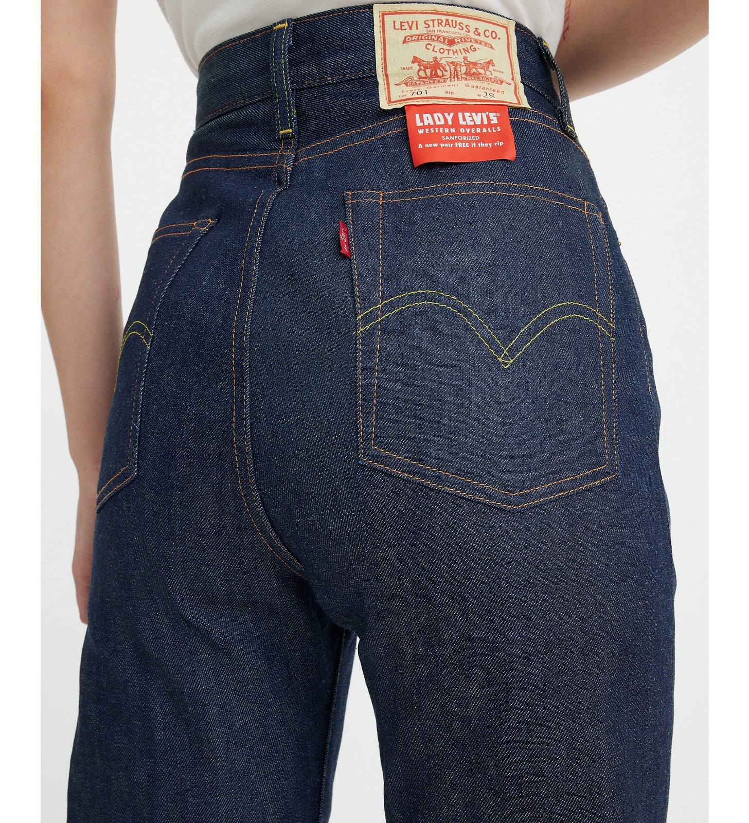 levi's® lvc®1950's 701  牛仔褲| 女裝 5070100362630 Dark Indigo Organic 701 - Dark Indigo - Flat Finish – Levi's 香港