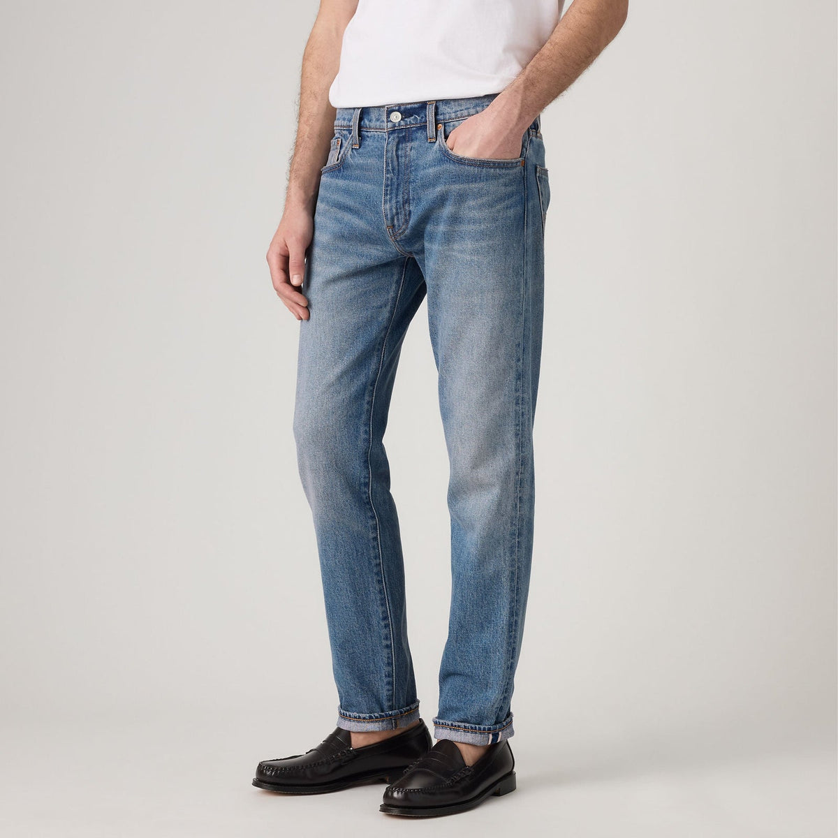 Levi's® 502™ Taper 錐形牛仔褲 | 男裝  